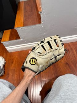 A2000 first baseman glove