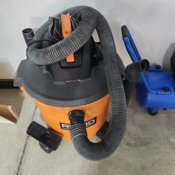 SHOP VACUUM 16 GALLON