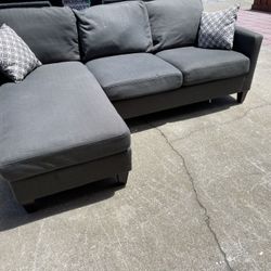 Gray Sectional W Movable Chaise