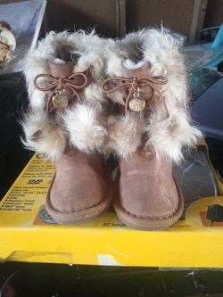 Size 7 Little Girls MK  Booths 