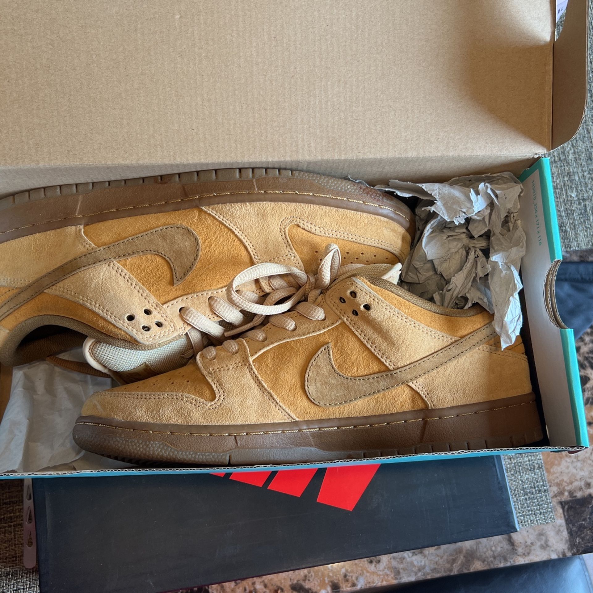 Nike SB Dunk Low Reverse Wheat Size