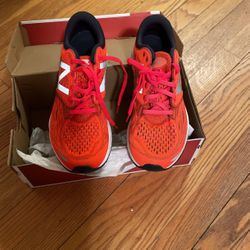 Brand New 8 1/2 Men’s New Balance Sneakers 