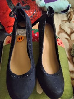 Zapatos de hombre y de mujer.
