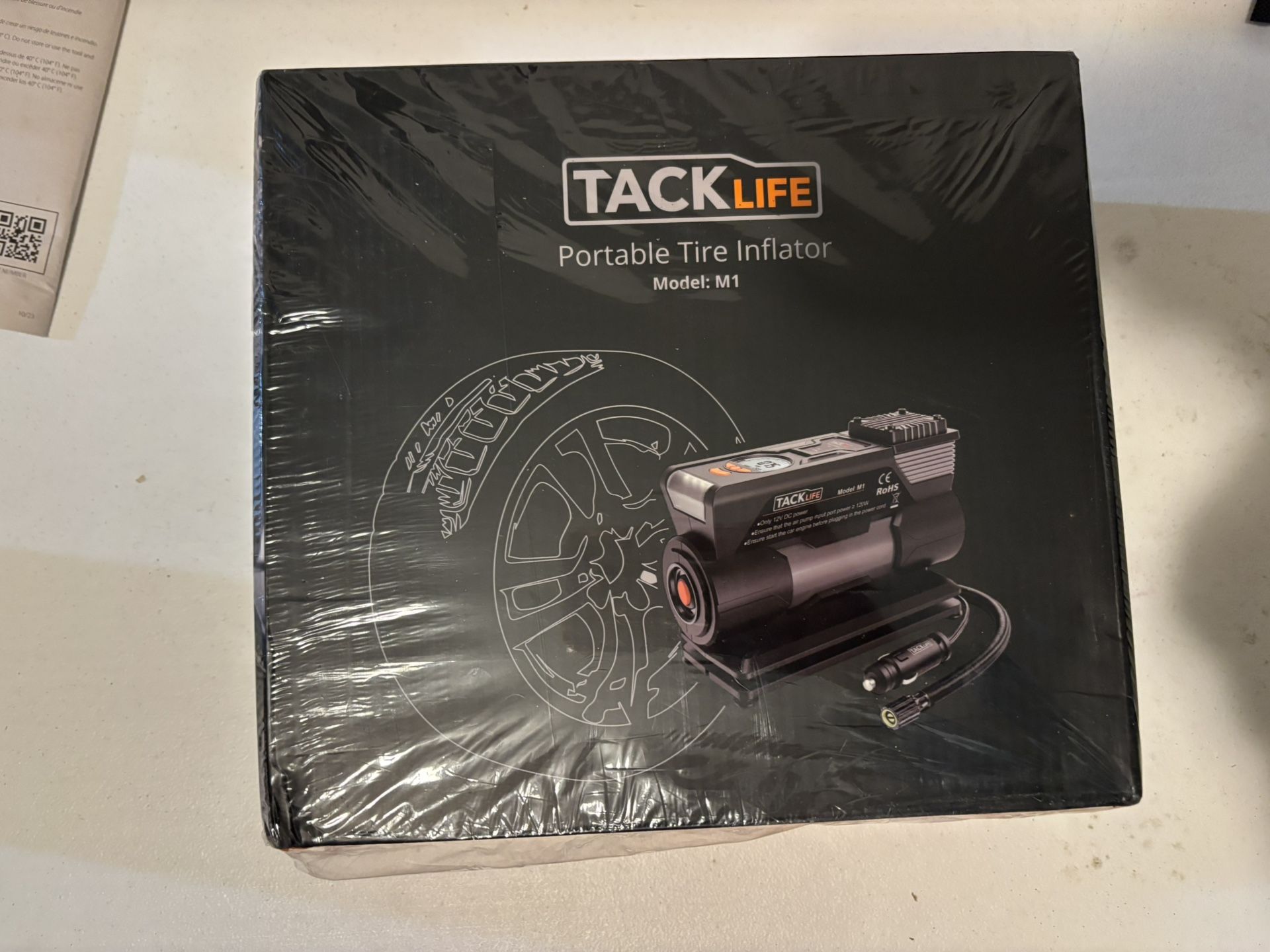 TACKLIFE M1 Tire Inflator, DC 12V Mini Digital Air Compressor Pump