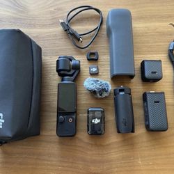DJI Osmo Pocket 3 Creator Combo 3-Axis Stabilized 4K Handheld Camera - Grade A