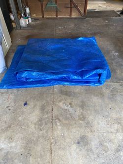 Solar pool cover