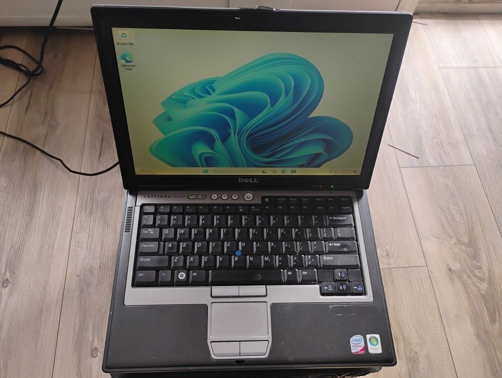 Dell Latitude D630 Laptop w/Win 11 Pro