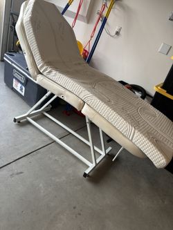 Lash Bed With Memory Foam Topper