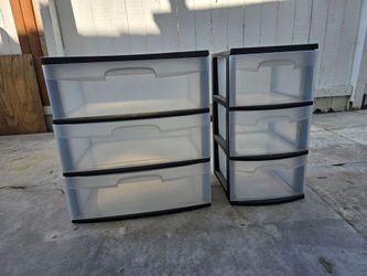 Storage container