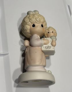 1987 Precious Moments “Love is the Best Gift of All” created by Samuel J. Butcher #110930
