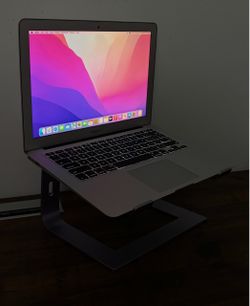 Apple MacBook Air 13" (2017) – 8GB RAM, 121GB SSD (with Charger)