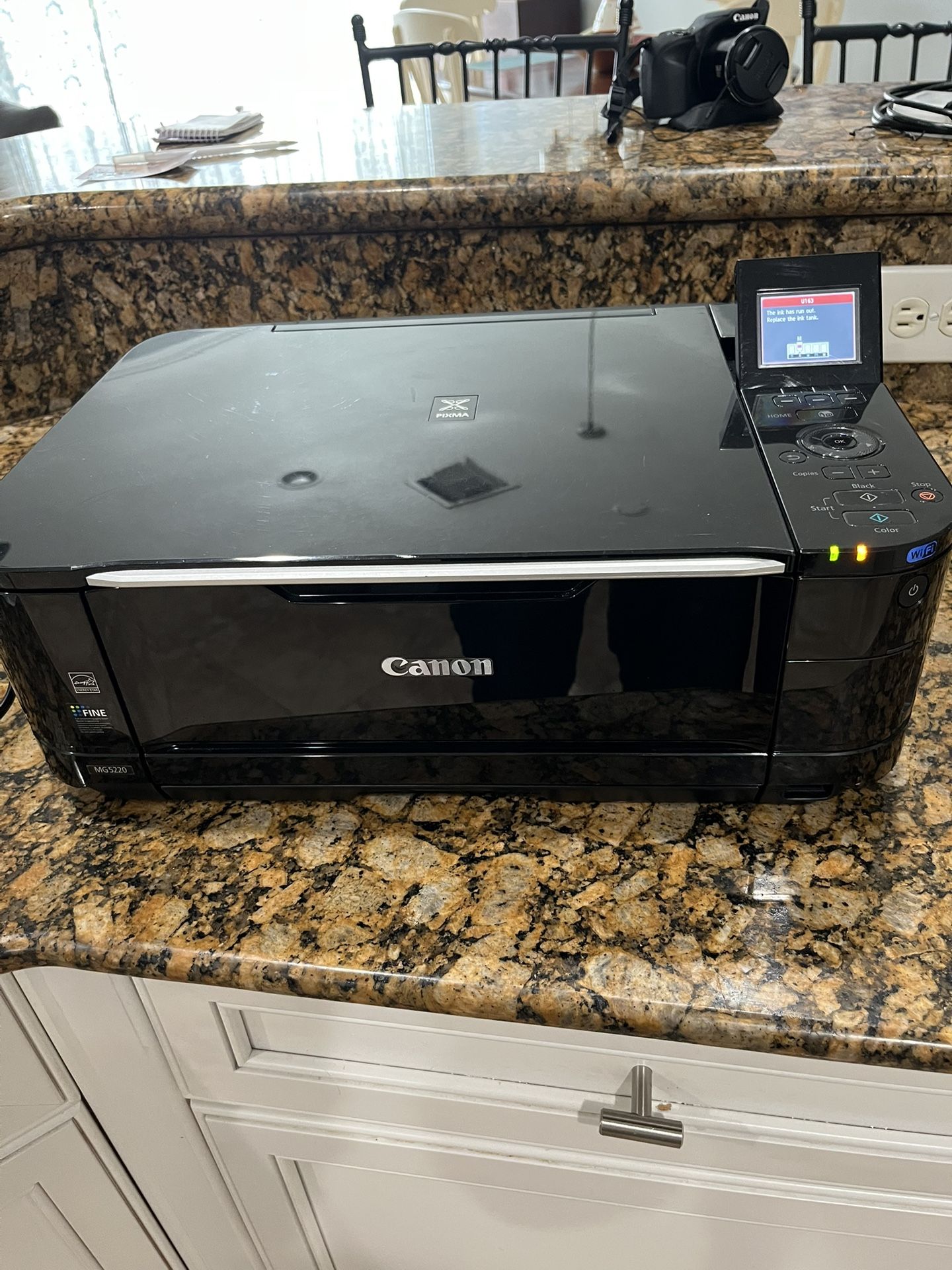 Cannon Pixma Color /Black N White ,Needs New Ink Cartridges 