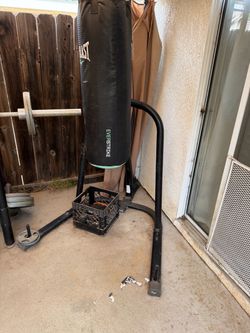 Everlast Everstrike Heavy Bag with Stand