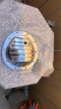 Chevy front diff 10 bolt 8.5 gear polished cover.