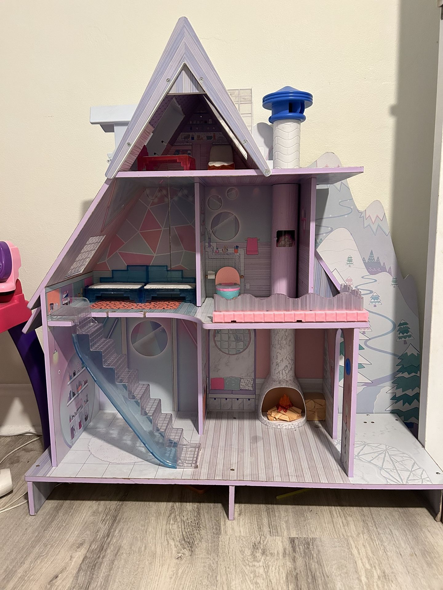 Doll House 