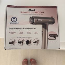 Shark Blow dryer speed style pro flex in Santa Monica