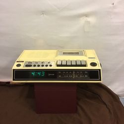 Vintage Call Mate   G - 7908  Answering Machine, Alarm Clock and  Radio