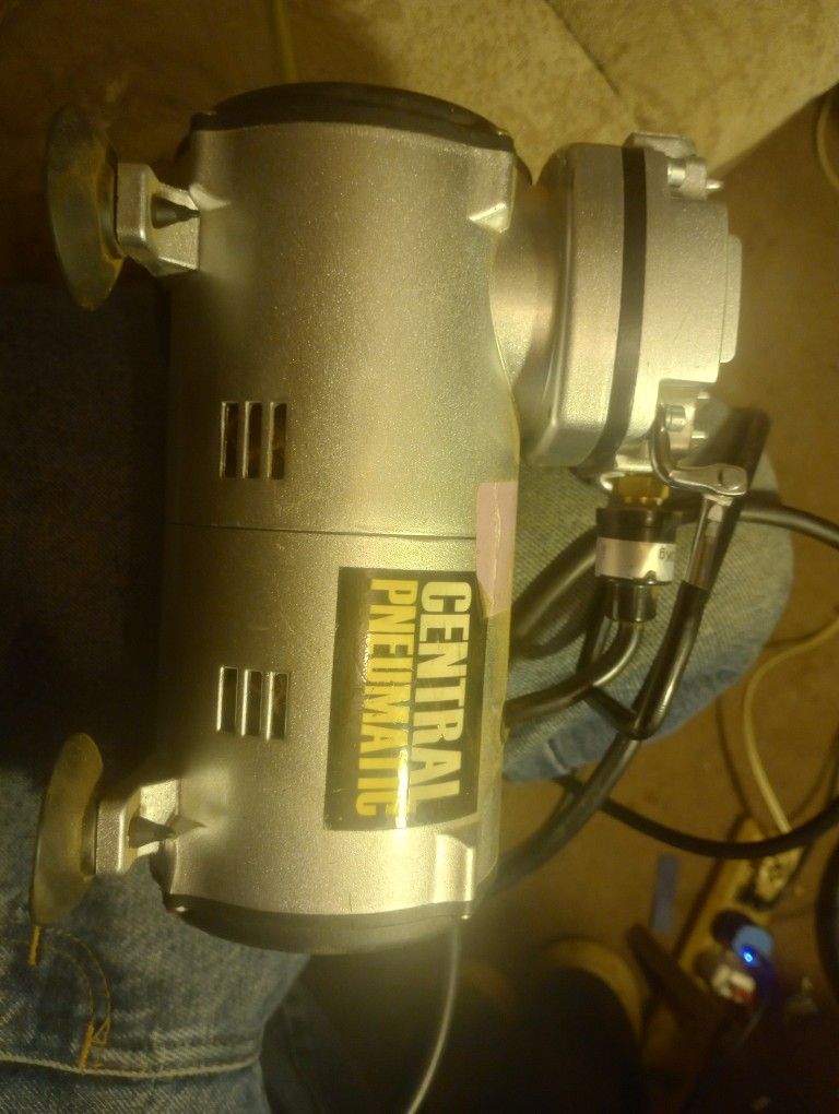 AIR BRUSH COMPRESSOR AND AIR BRUSH