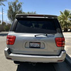 2004 Toyota Sequoia