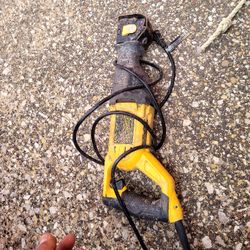 Saw Dewalt