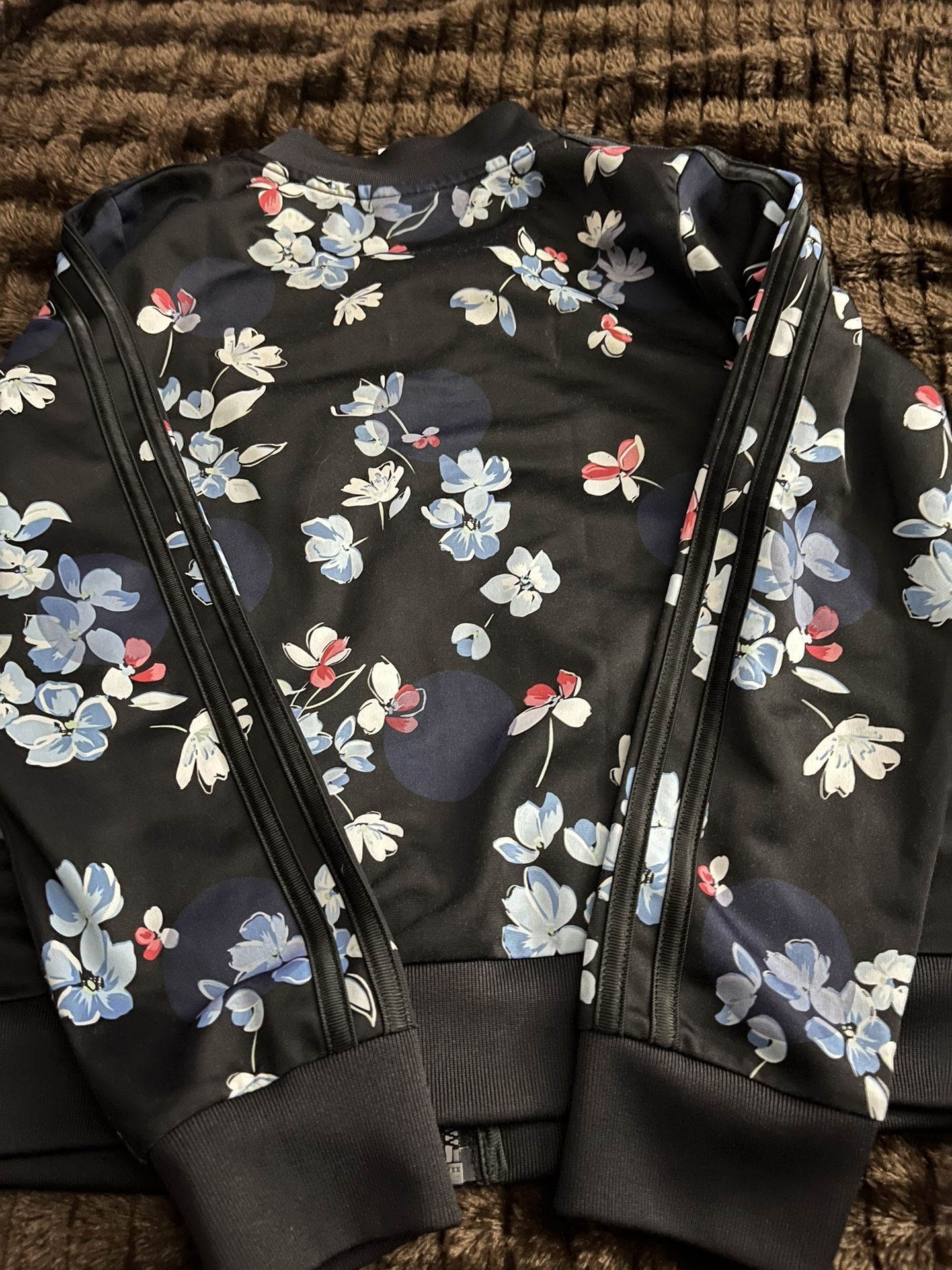 Adidas Girls Tracksuit Size Large