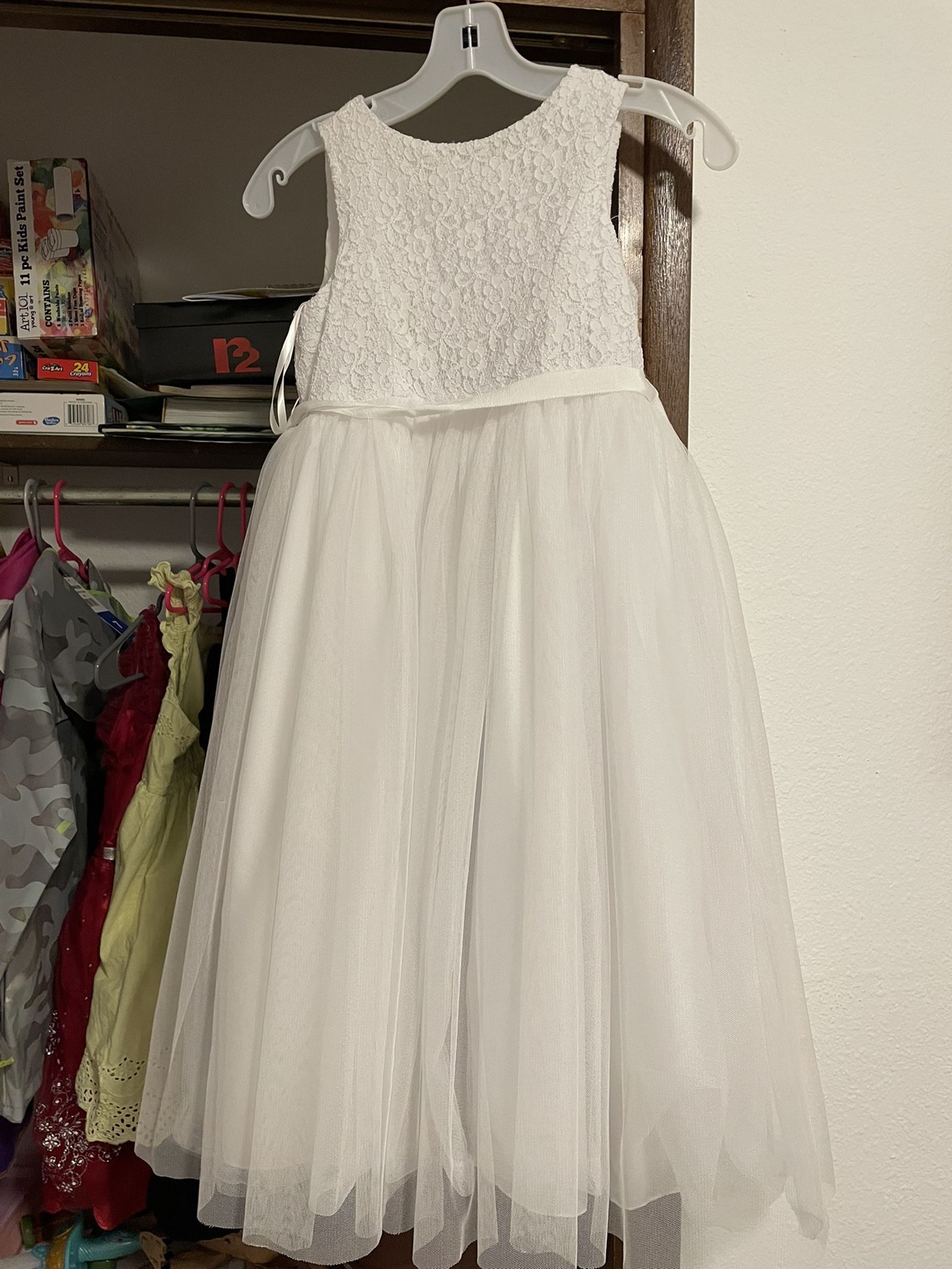 White Flower Girl Dress Size 8