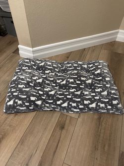 Grey & White Dog Bed / Crate Mat