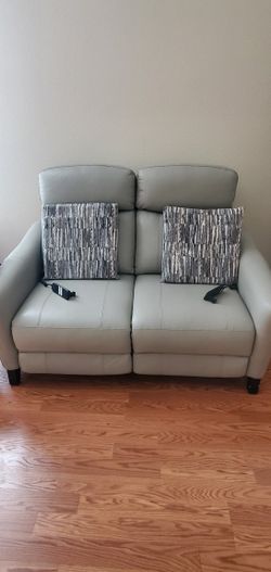 Leather Power Reclining Loveseat