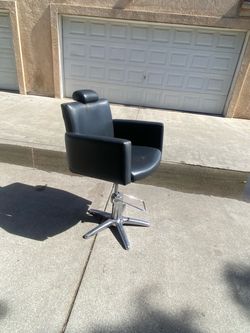 Barber chair salon chair as stains from hair coloring works great