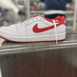 Jordan 1 Low University Red (Size 11.5)