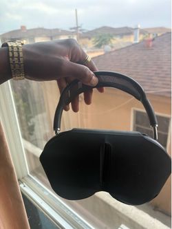 AirPods max “galaxy grey”