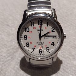 Timex quartz man’s watch with light 