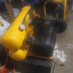 Dewalt Compressor 