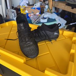 Soccer Shoes 10.5 Puma