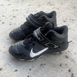 Boys youth Baseball Cleats Size 3.5
