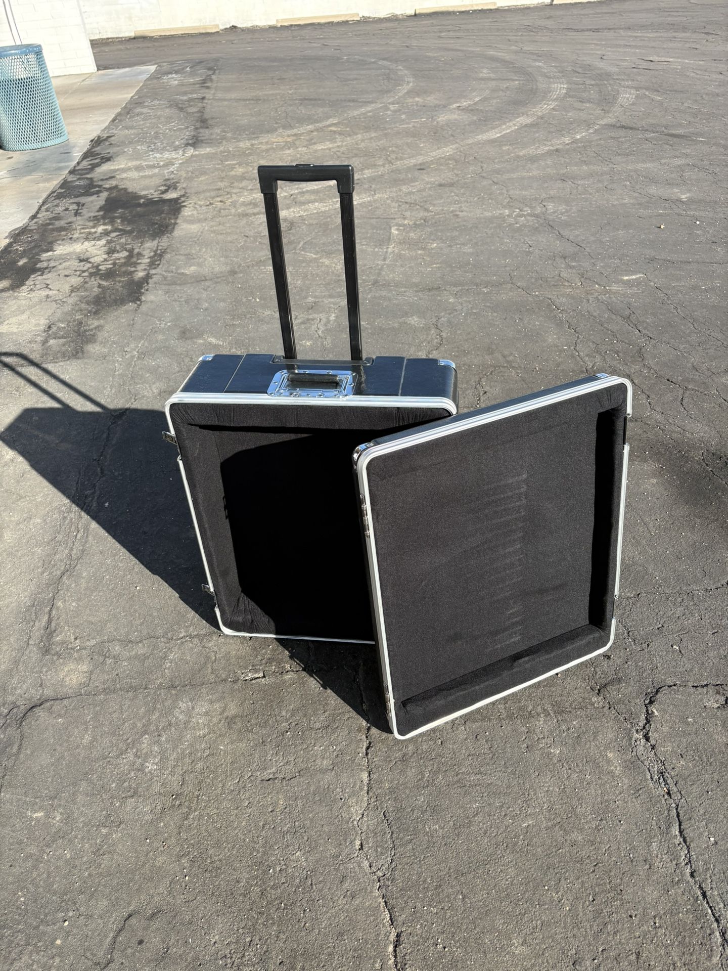 Gator Hard Shell Padded Rolling Storage Carrying Case (travel, Music, Electronics) 