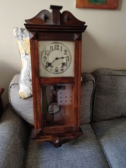 $125 - Antique Gothic Style Solid Wood Pendulum Wall Clock