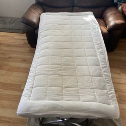 TWIN gel foam mattress topper cover by Sleep Innovations