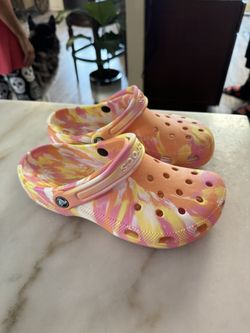Never Worn Crocs Women’s 8