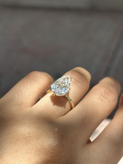 Pear Diamond Engagement Ring 