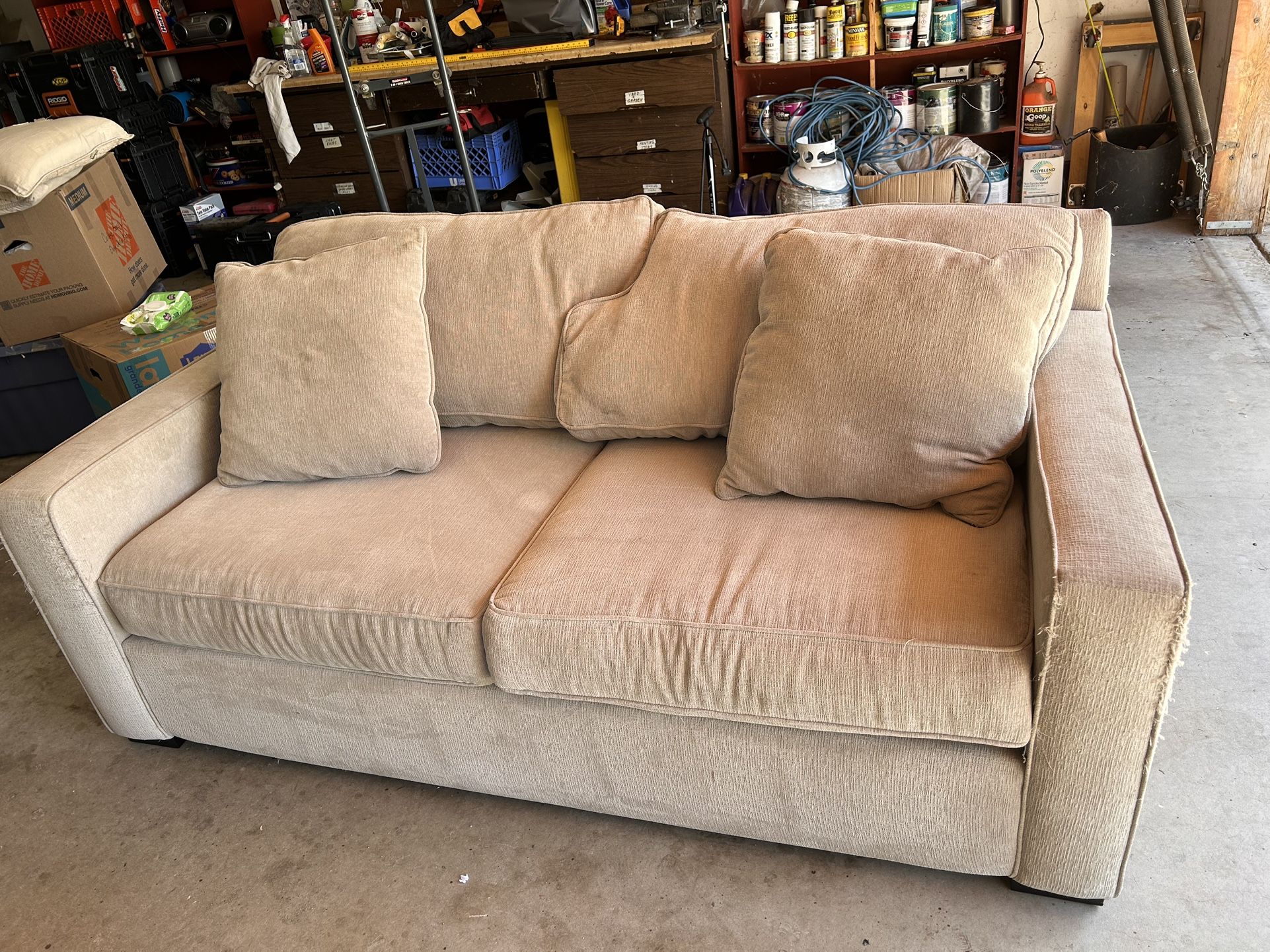 Sleeper Sofa 86’