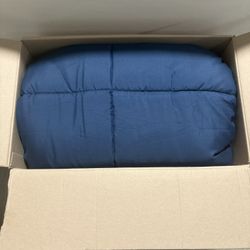 King Size Duvet Insert with Corner tabs, Blue