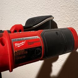 Milwaukee Underhood Work Light M12