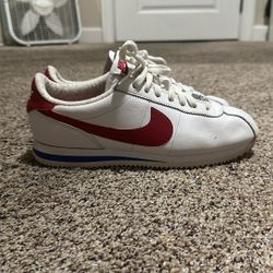 Nike cortez 9.5
