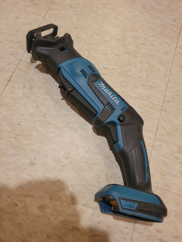Makita Sawsall, XRJ01,NEW