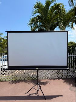 Large projection screen