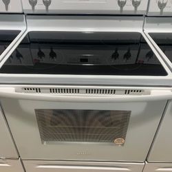 Amana glasstop stove white new scratch and dent 