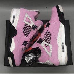 Jordan’s In Perfect Shape 75$ Size 8 Used Twice 