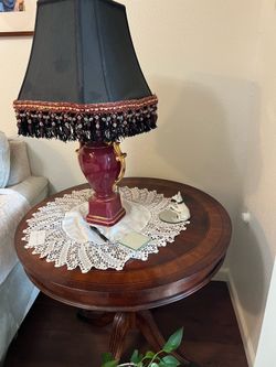 Accent table
