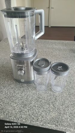 GE Blender with Personal Cups